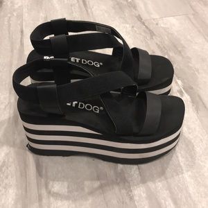 Rocket Dog Bayer black and white wedge sandals